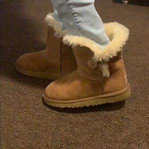 Kids uggs size 1